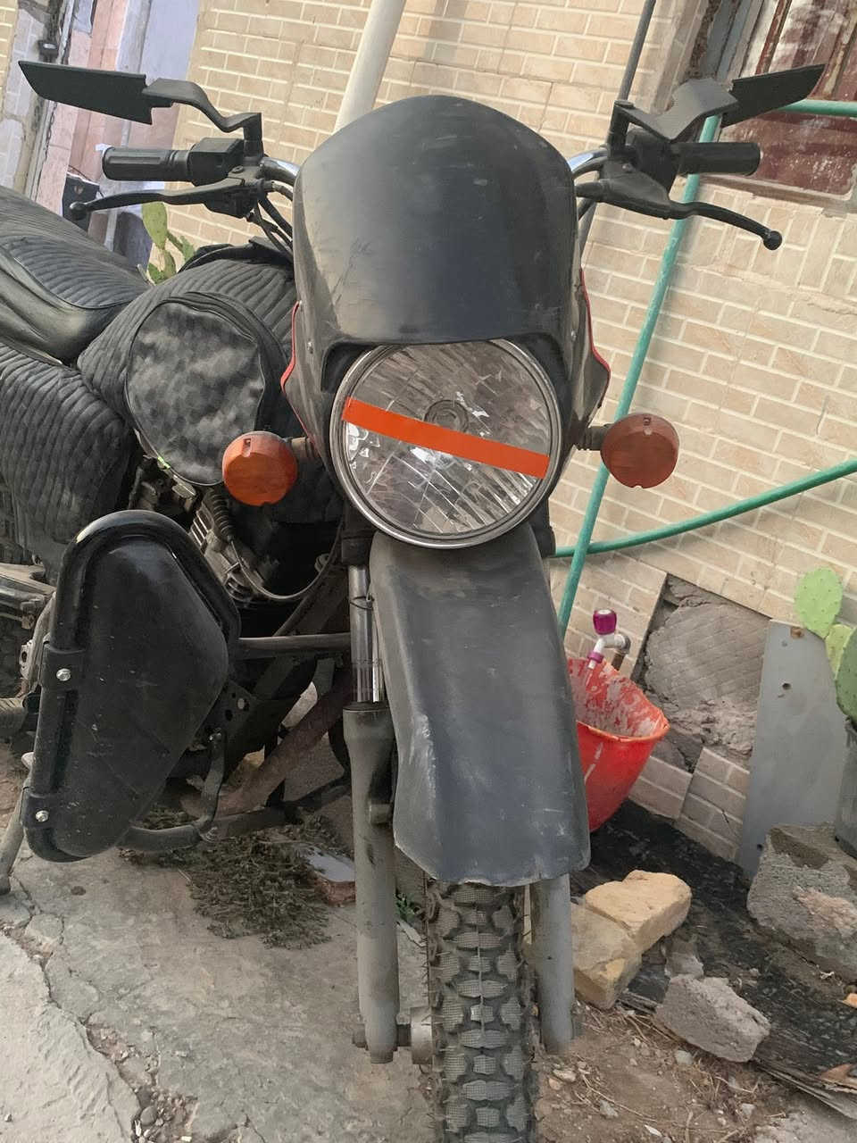 السلام عليكم
بوكسر للبيع  الدراجه مجفته تجفيت شركه ومكينتها ناعمه وتخبل كهربائيات كامله بس بيها نقوسات بسطيه الدراجه ٤ كير كمركها مدفوع واوراق اصوليه ٧ اوراق بيها يعني تروح كبل ترقم الدراجه نضيفه بس متروكه سعرها ٩٥٠ وبيها مجال مكاني بغداد باب المعظم ***********
