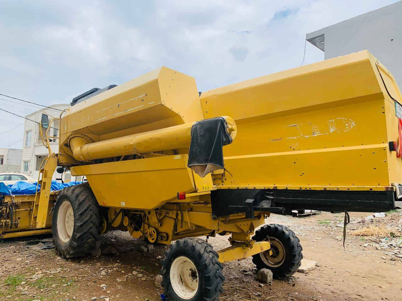 للبيع حاصودة نيو هولند موديل 1997 قايش مجموعة امامي كلاس محرك معمر كامل رايمر كير اكسن شرط  اطارات أمامية جديدة شرط احلى من صورةرقم نجف بسمي تحويل شرط السعر 35  مليون بي مجال  المكان ناحية ربيعه ***********كورك   *********** زين
