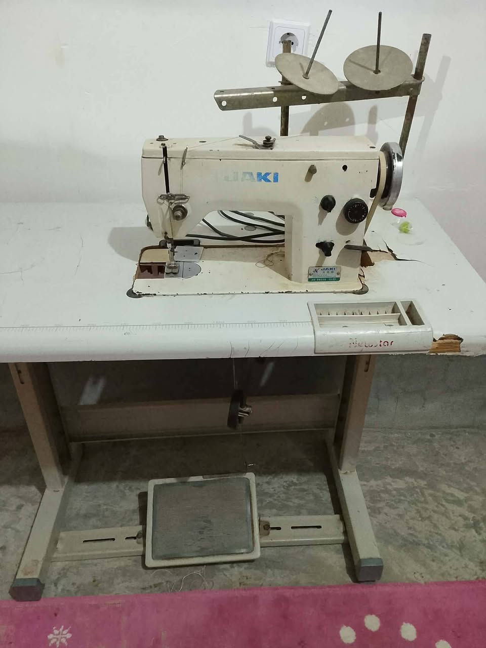 سلام عليكم !!بلي ستيشن 2 جديد للبيع السعر 40 وبي مجال ،!!#مكينت خياطه حيل نظيفه وشقاله للبيع السعر 150  للستفسار اتصل ***********
