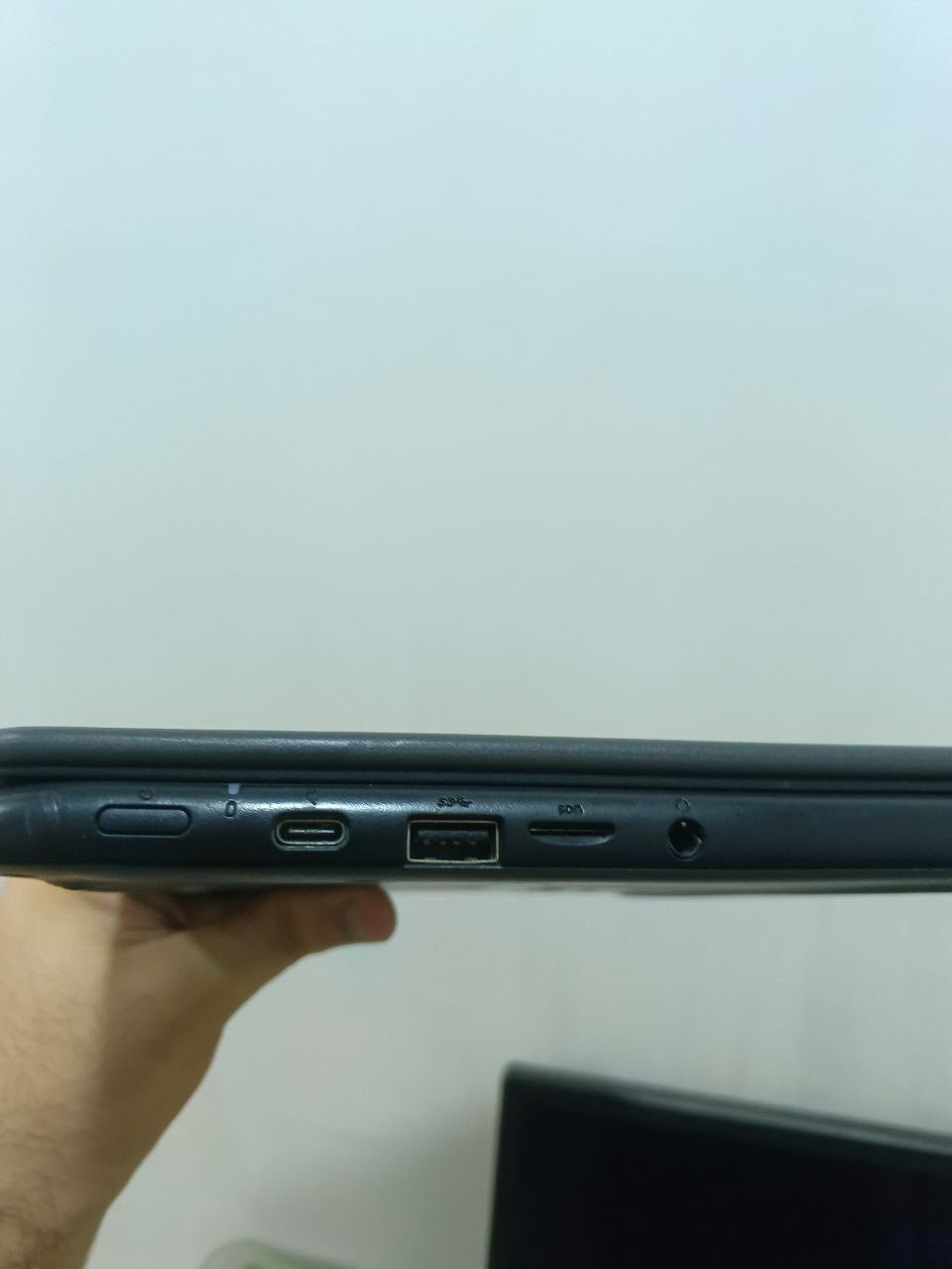 سعره 70 الف
🔥 Dell Chromebook 3100 2-in-1 – شاشة لمس
لابتوب + تابلت بجهاز واحد ✨
🔹 شاشة لمس 11.6 إنج HD
🔹 يدور 360° (2in1)
🔹 معالج Intel Celeron N4020
🔹 رام 4GB
🔹 تخزين 10GB قابل للتوسعه
🔹 نظام Chrome OS سريع وخفيف
🔹 بطارية تدوم ووزن خفيف والشاحن تايب سي
🔹 متحمل ومناسب للطلاب والدراسة
💻 عملي، سريع، وسعره مناسب
📩 للمراسلة والاستفسار خاص


**إذا كنت صاحب هذا الإعلان وتريد حذفه لأي سبب، رجاءا أرسل رسالة إلى الدعم الفني**