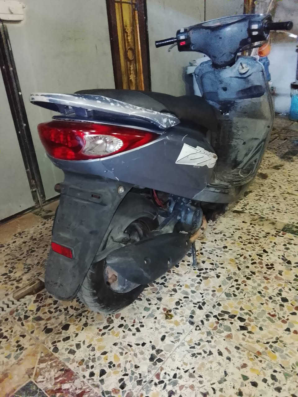 سلام عليكم عارض دراجه بريز رامبه دراجه كفاله عامه نقره هندر ونقرا سلف كهربائيات كلها شغاله مكان بغداد مدينه الصدر سعر الدراجه 600 بيها مجال رقم الهاتف للتواصل***********
