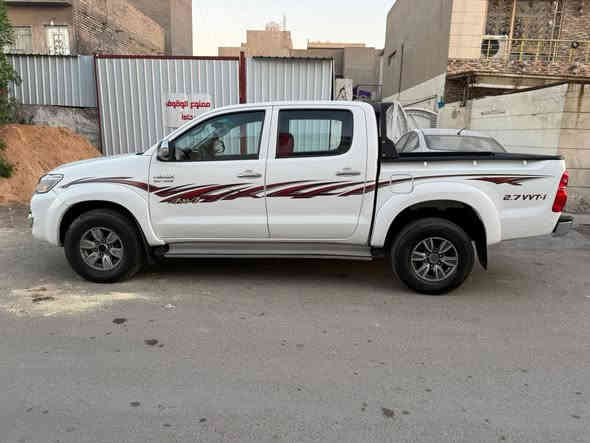 السلام عليكم 
فور يول اوتماتيك للبيع فقط. 
رقم بغداد الجديد 
مديل 2014 
سياره نظيفه وجاهزه 
بيها جاملغ تبديل بلادي وربع بنيد صبغ 
بدون دواخل. شاصي لغد مكفول. 
صور السونار داخل المنشور 
مكينه كير بلادي. وخير من الله بشرط ممفتوح 
السعر 213 $ بيها مجال بسيط. 
العنوان بغداد كمب ساره 
***********
