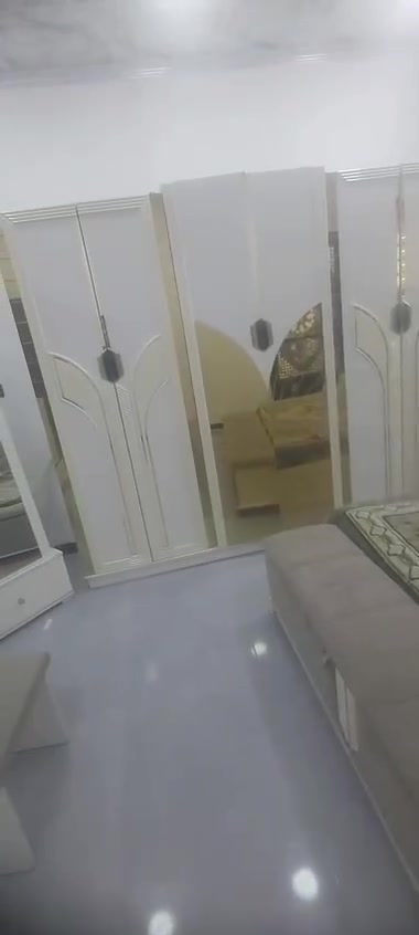 السلام عليكم متاح غرفه 9 قطع
السعر # 450 وبيها مجال شي قليل 
حي العسكري
***********

