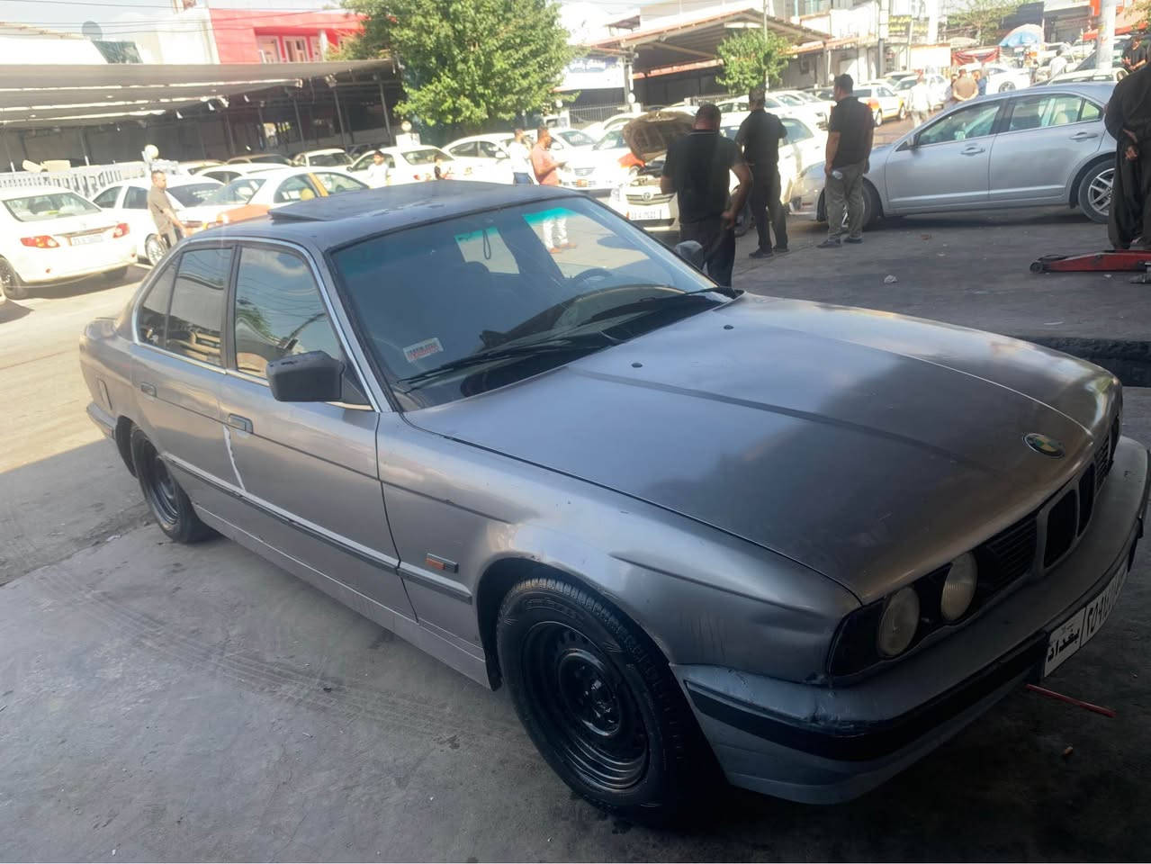 Bmw525i ✅

بو فروشتن  bmwگير عادي

موديل١٩٩٢ سلايت ٢جام كاره با فورميكا گيج٢٦٠سه ياره كه كامل ده سكاريه به رمه جه كراوه به دلي خؤت قوه تي خه يالي ئه يات✈️ 

گيرومه كينه ي به شه رت هه لمي نيه مالي دوسته

سه نه ويه من به شه رت نايده م

مالي مه ده نيو موسو براوه به شه رت

ده عامي پيشه وه تازه يه دواوه شي لؤكه

تكايه مشته ري نيت سه رم مه يه شينه وه ره سيري ماله كه بكه

شوين سليماني 

سحري ٢٥گه لاو مه جاليكي برايانه 

☎️***********

ئالو گؤره كه م له سه ر دلگرتن السليمانية, العراق
