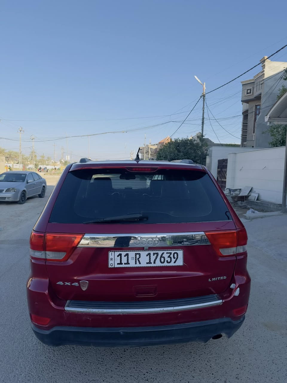 ‏سلام عليكم ورحمة الله وبركاته السعر127$وبيها مجال
لبيع جيب موديل 2011سياره جديدة لوك لون احمر محرك V6￼ سياره جديده وجاهزه كير ومحرك وحداديه ورقم بغداد باسمي  الاستفسار ***********
