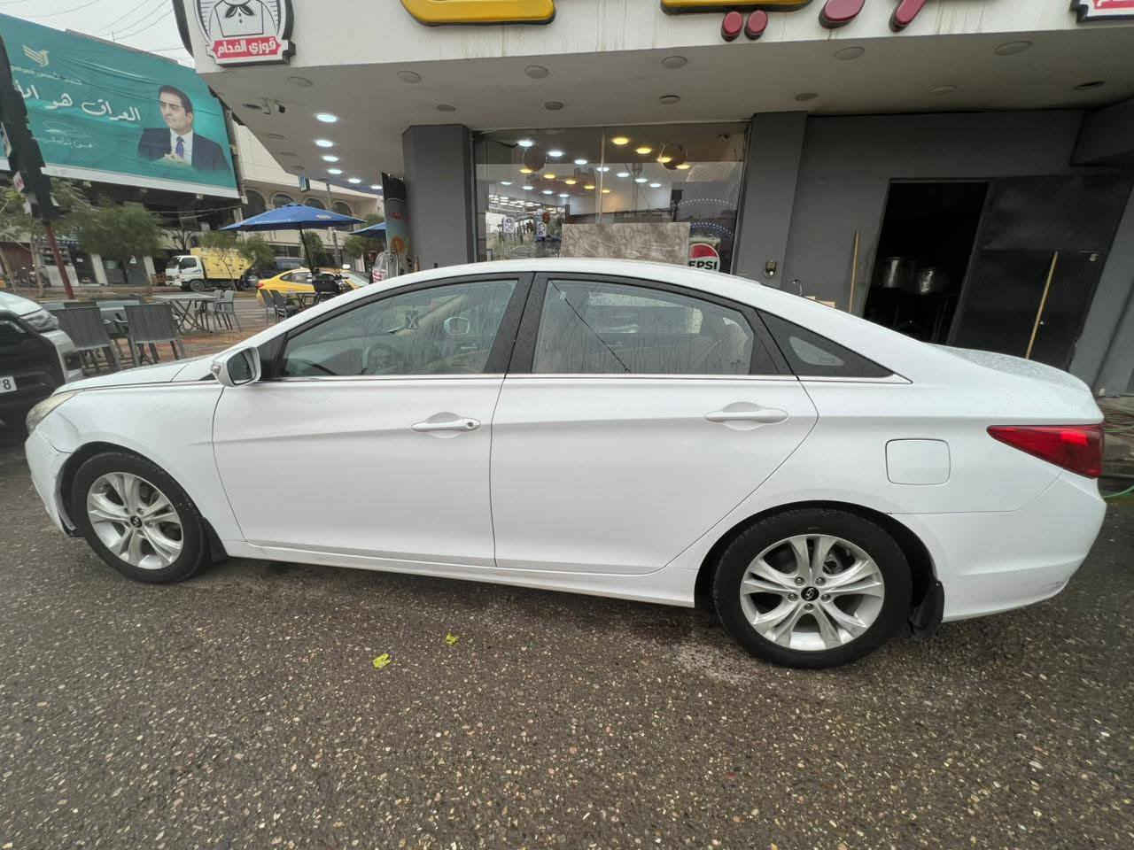 السلام عليكم 

سوناتا 2012 مكفوله من الصبغ والتبديل

رقم مشروع وطني السنويه لغايه 2028
باسمي شرط التحويل

ماشيه 156

محرك2400 دوش 
4 سلندر 
كابون بانزين ورقي

وبعد بيه المواصفات المعروفه بالسوناتا

سياره فول مواصفات وبعده جديده وبالعافيه ع الياخذهاا

رقم صاحب السياره 
***********
***********
