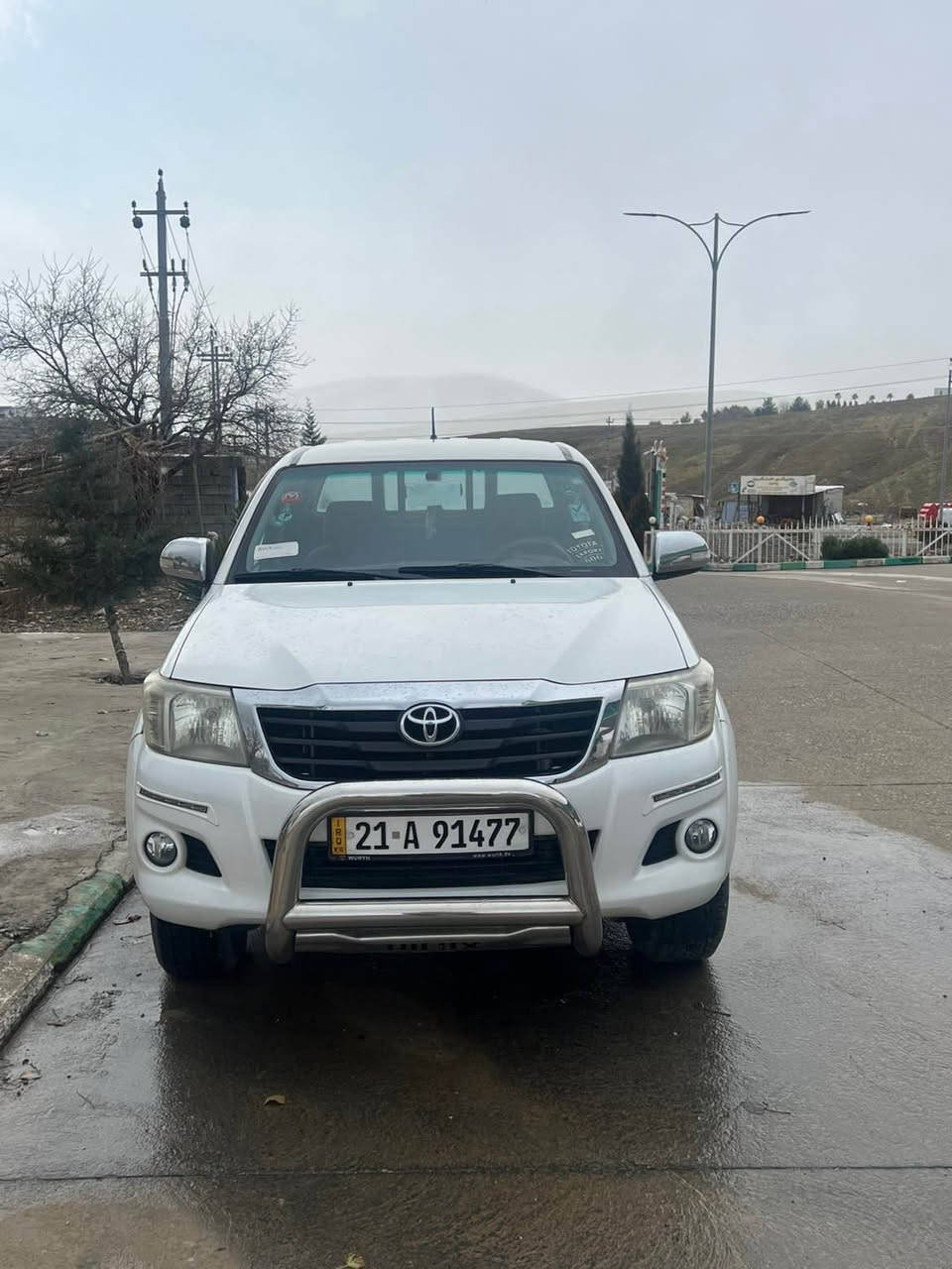 تۆیۆتا هایلۆکس 
مەرزیە مۆدێل 2014 شەریکە سەید نەهرۆ 
مواسەفات : شاشە ئایپاد ، ناو فۆرمیکا ، سوکان ڤۆلیۆم، بلوتوس ، abs, ویل کەپ ، ئاوێنە ئیشارەت…..
چوار تایەی لۆکی بۆ بەستراوە
ژینگەو هەموو شتێکی نوێیە 
سەیارەکە دینار مەسرەفی تیانە 
بۆیاخ : دوو پەڵە بۆیاخی هەیە
گێڕو مەکینە بە شەرت 
ژمارە موبایل: *********** Singapore
