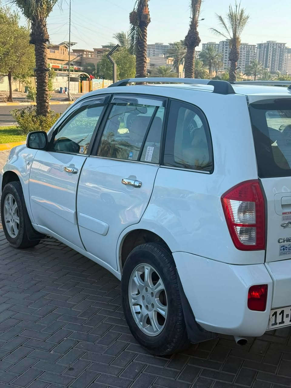 سلام  عليكم للبيع تيكو ٢٠١٤ رقم بغداد انكليزي الجديد بدون ضربة او تبديل   مابيها  اي نقص كير مكينه صدر أمامي خلفي كله تمام  مكينه ٢٠٠٠ كير ميكانيك المرغوب كشنات جلد بلاد تحكم ستيرن فتحه كهرباء شاشه كامره بلاد تبريد ثلج تدفئه بلكشنات  مكان السياره حي الجهاد  قرب مسبح الرافدين رقم الهاتف *********** السعر ٦٤ وبيه مجال حك الجيه تحويل ثاني يوم السياره باسمي
