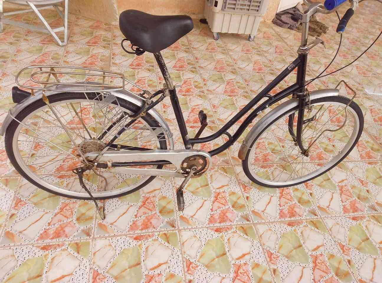 السلام عليكم بايسكل نضيف للبيع مستعجل السعر 60الف بي مجال مكاني هبهب القمانيه رقمي‏‪0774 513 6482‬‏
