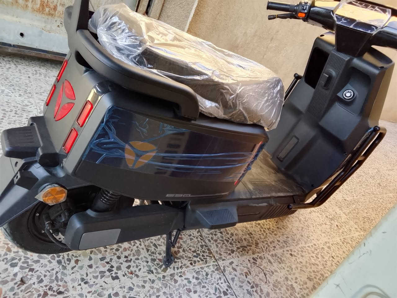 ياالله سلام عليكم دراجه ياديا E30بلص دراجه جديده البارحه استريته موجود الوصل دراجه ميحتاج اشرح عليه السعر1100000 الصور  العنوان بغداد الجديده الرقم,
***********
