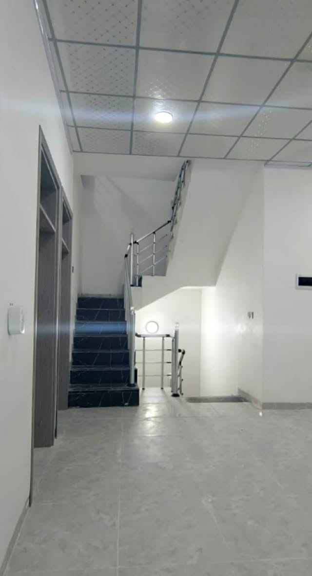 دار للبيع في حي الملايين الثانية
مساحه الدار 170م 
يحتوي الدار على 6 غرف نوم ومطبخ وصحيات واستقبال وهول 
موقع الدار مجمع الملك 
صنف الدار زراعي حق تصرف نموذج 25 وصل بلدية 
لمعرفه السعر أكتب تم 
أو مراجعه مكتب مدخل حي الملايين الاولى مكتب أرض التميز للبناء والعقار 
اي استفسار يرجى مراسلة الصفحة او الاتصال ع الارقام المذكورة⬇️⬇️
***********
***********
