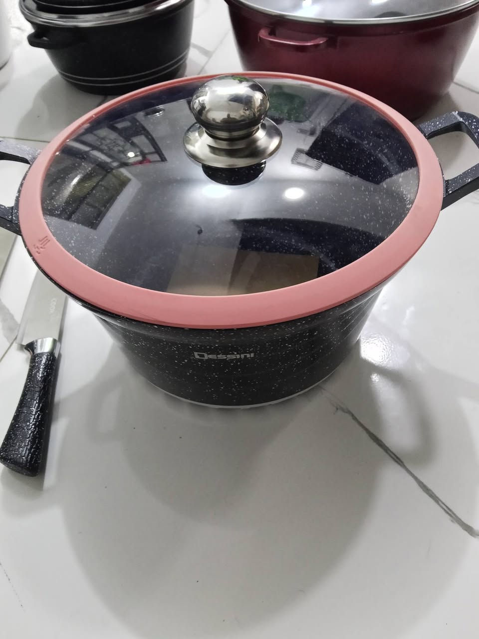 السلام عليكم شباب أغراض منزلية ورد أشجار جهاز رياضة كرسي هزاز دوشك طفل ماعون ملكي كاسات طاوة ثقيل كلشي موجود بصور الشراي يتواصل ***********
