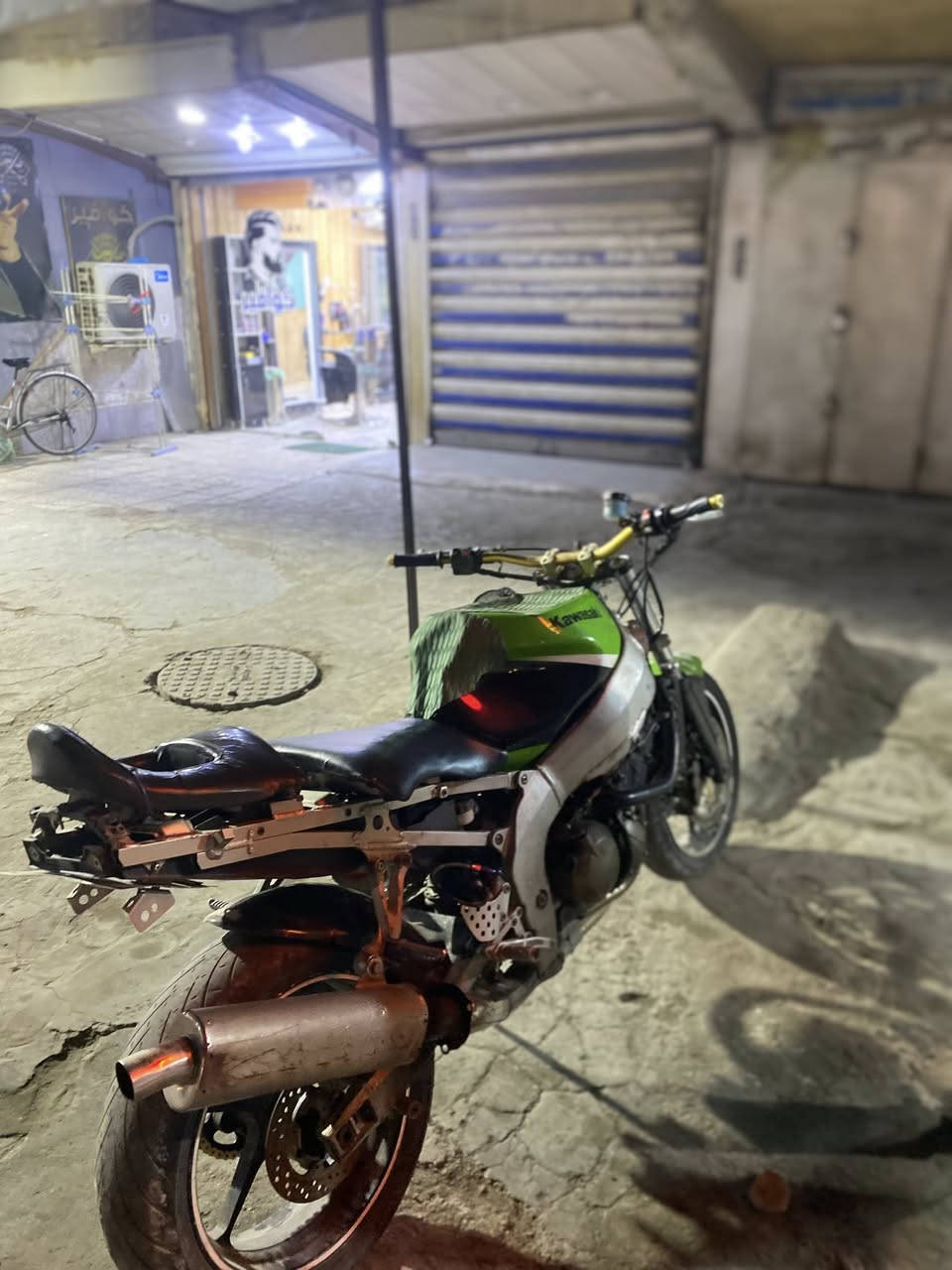 كاوسكي 636 2002 دراجة مكينتها مكفوله ادامه كامله مسويلها زنجيل بكرات دهن كهربائيات بس سايق عوزها. سعر 1500 قفل ولطب تضل تسولف ودوخني تفيدك خابر واتساب وختصر *********** عنوان البياع  مابيها نقص📍
