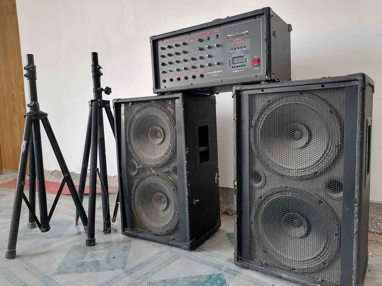 عرض شهر محرم الحرام خاص إلى أصحاب المواكب والمجالس الحسينيه مكسر صوت شور دفع 5000 آلاف مخرج 8 سماعات مستخدم 
منظومة صوت كامله زوج سماعات عدد 4لبة إيطالي +استاندات عدد 2 +واير سماعات عدد 2 +لاقطه صوت
العنوان /النجف _الكوفة 
بسعر مناسب علق يوصلك السعر.


**إذا كنت صاحب هذا الإعلان وتريد حذفه لأي سبب، رجاءا أرسل رسالة إلى الدعم الفني**