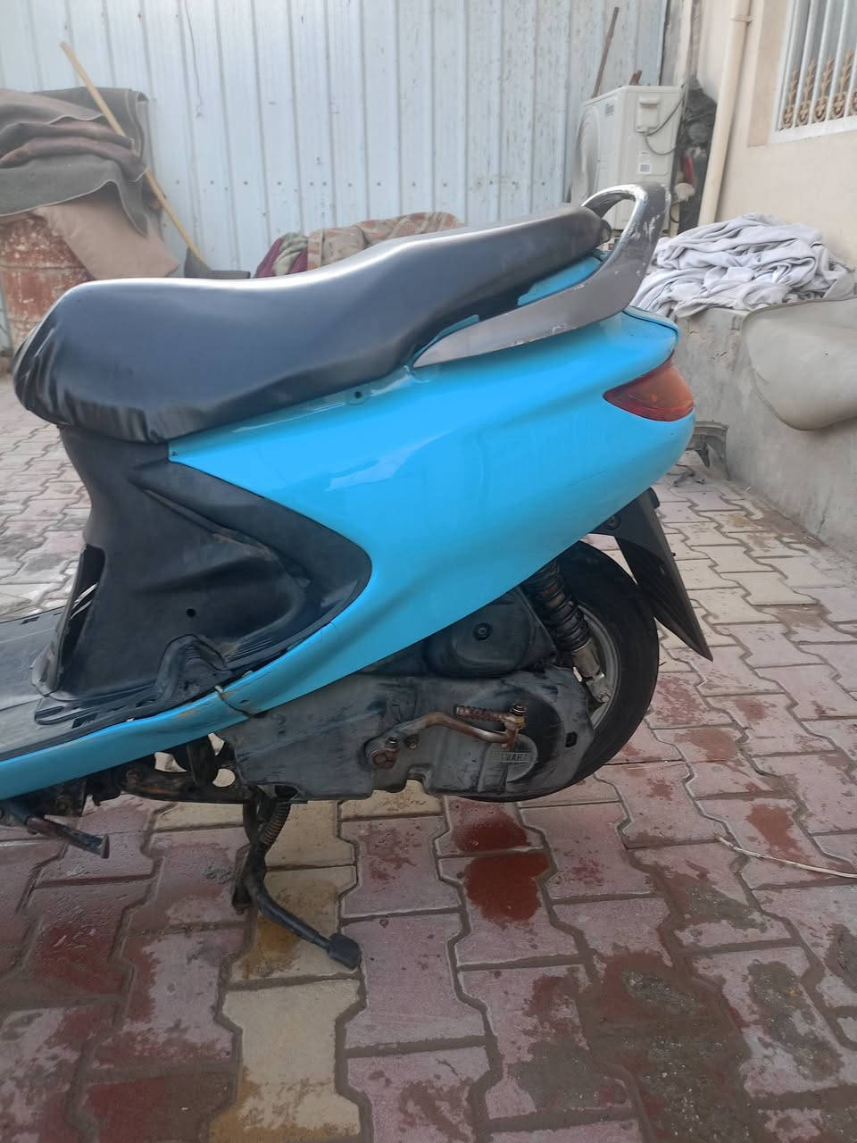 سلام عليكم للبيع دراجه فراشه نثيه الدراجه جاهزه حاويه مكينه مامفتوحه كهربائيات كله شغاله الدراجه حلوه سلف هندر اشاير لايت عالي ناصي قفل استيرن قفل جنطه تايرات جدد الدراجه ماعيزه شي السعر 400 وبيها مجال للشراي العنوان ديوانيه اخصيمه متواجد خاص وعل رقم ***********
