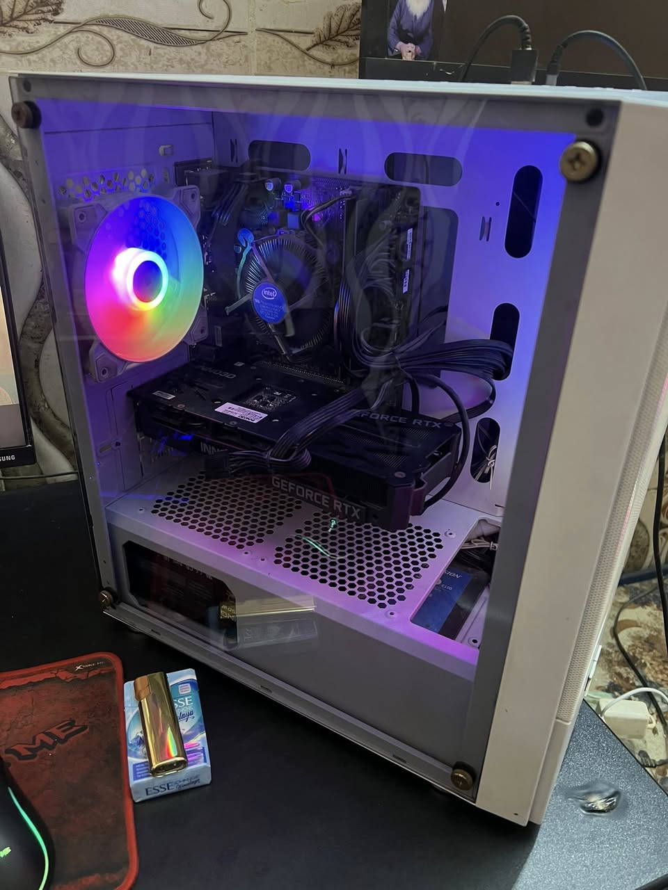 سلام عليكم شباب Pc للبيع
Pc ماخذها قبل سنتين هيج جبتها لعبت كم مره وعفتها بسبب شغلي  وهسه فكرت ابيعها افضل ماتاركها البيسي بحالة اكثر من ممتازه تكدر تكول جديده 
Pc جيب وشد والعب  كامله مكمله 
اضافة للميز كيمنك حرف K 
اضافة اليو بي اس / بي خلل الدكمة بس شغال / السعر عارضها بمليون 
ماكو هيج سعر ولله بلاش 

📋 قائمة مواصفات الكمبيوتر
• Core i5-10400F
• RTX 3050 8GB OC GALAX SF
• 16GB 3200MHZ LEXAR (الرامات)
• H410M GIGABYTE S2H V3 (اللوحة الأم)
• SSD 128GB KINGSPECS SATA
• HDD 500GB WD PUR
• 700W 80+PLUS PANGU (مزود الطاقة)
• XIGMATEK OREO 3FAN RGB (كيس/صندوق الكمبيوتر)
• XTRIKE KEYBOARD KB305 RGB (لوحة مفاتيح)
• XTRIKE MOUSE+PAD RGB GMP290 (ماوس + باد)
• SAMSUNG 24INCH 75HZ 1MS IPS (الشاشة)
• LF24T350FHMXZN (موديل الشاشة)

للتواصل مراسلة الصفحة او الاتصال ***********
