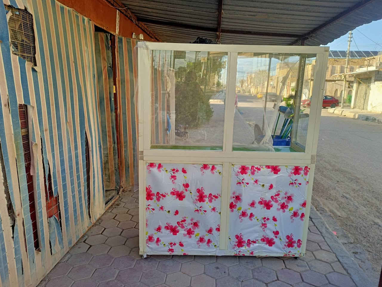 السلام عليكم جام خانة للبيع وميز مقبلات وطباخ فلافل ناصرية مركز ***********
