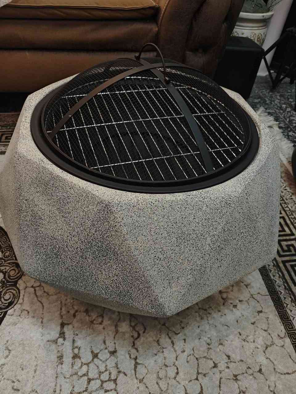 متوفر شواية فحم اوربية حجر صناعي قطر 60سم ارتفاع 40سم وزن 15كيلو مناسبة لجميع انواع المشاوي للاستفسار راسلني تدلل ((((***********))))
