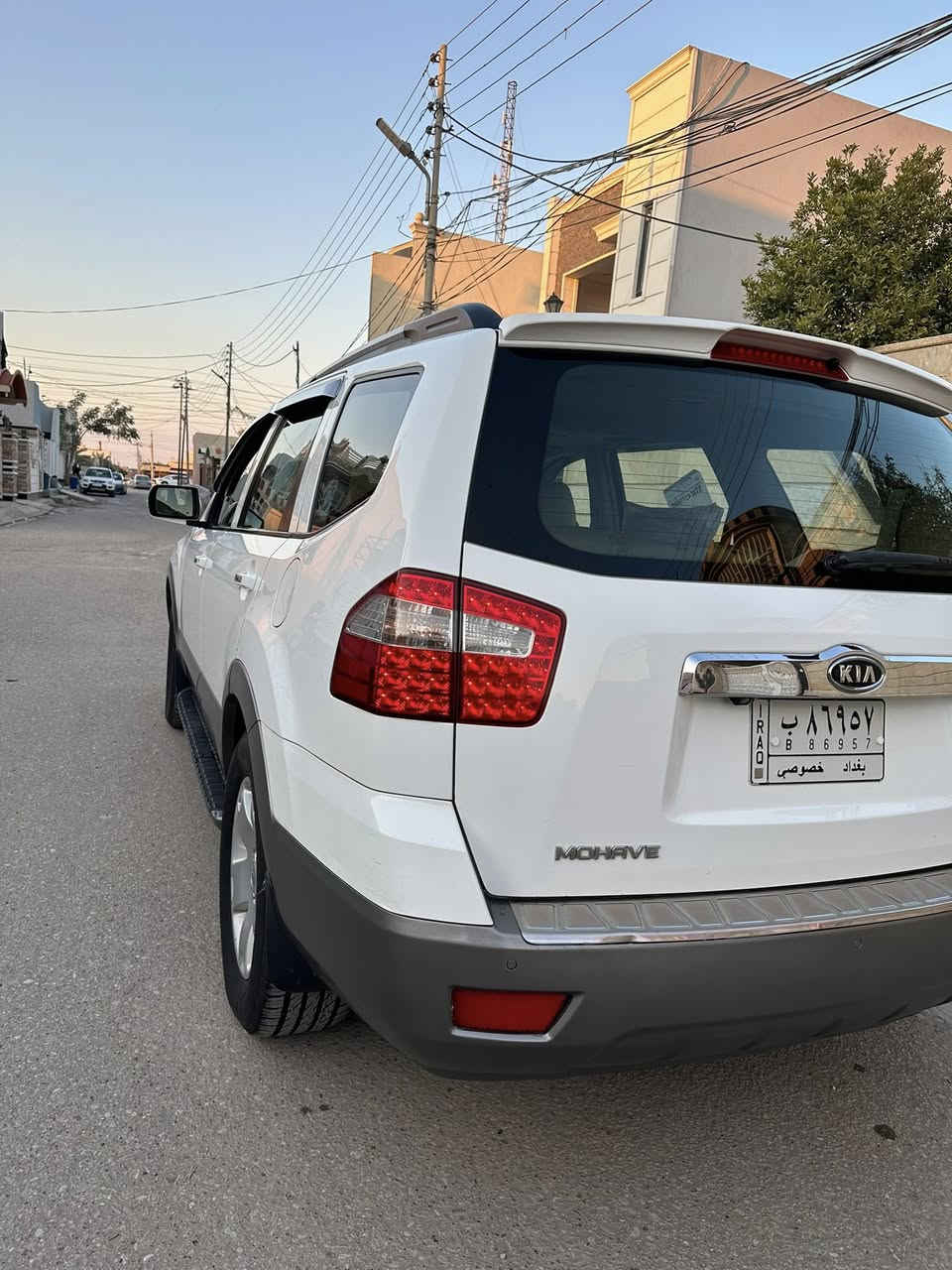 السلام عليكم للبيع كيا مهافي موديل 2012
فول مواصفات 1/1 ViP 
السيارة كفاله عامه 
كشنات جلد + تدفئه + تبريد 
كشنات كهرباء السايق والراكب
تحكمات ستيرن + ستيرن كهرباء 
بصمه تشغيل + 4 بصمات ابواب
7 راكب + 3 قطع تبريد + تبريد 
الخلفي منفصل يدات نيكل 
صندوك شفط + زراك لايت 
لايت زنون بلادي عدسة متحركة 
فتحة سقف تبريد مركزي 
ماشية 140 الف حقيقي 
مكينه 6 سلندر 
مكينه كير كفاله عامه 
تخم تاير + تخم دسكات 
حدادية امامي خلفي جديد مبدله 
بسمي تحويل ثاني يوم 
السعر 163 وبيها مجال 
مكان السيارة ديالى المقدادية 
***********
