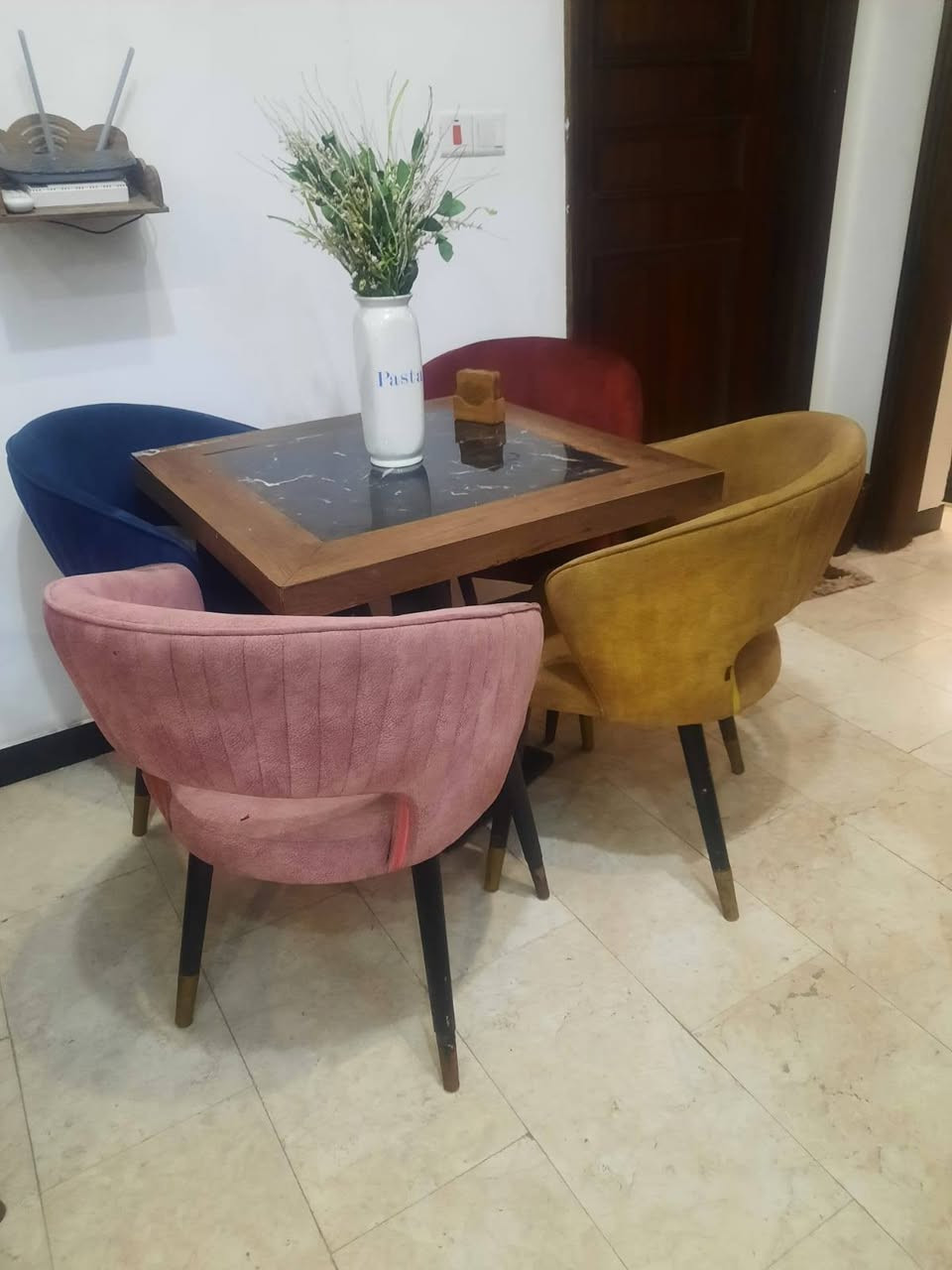 ميز طعام مع ٤كراسي نظيف ما بي اي ضرر العنوان بغداد نفق الشرطة السعر ١٧٥ وبي مجال


**إذا كنت صاحب هذا الإعلان وتريد حذفه لأي سبب، رجاءا أرسل رسالة إلى الدعم الفني**