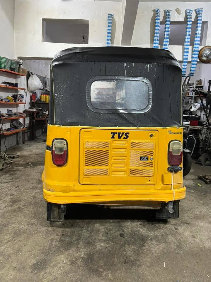 يالله السلام عليكم تكتك tvs2020شهر10 أوراق أصوليه شركت الرتاج بوجهك للترقيم يرادلها ترتيبات كهربائيات كلها شغاله مابيها كل نقص مكاني دياله القصيرين قرب مطعم سامان السياحي وره لحسينيه مال راجديه السعر 2800بيها مجال اتصل وتدلل ***********
