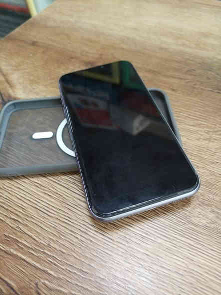 السلام عليكم 
ايفون 11 عادي للبيع بطاريه 91 بلاديه ما معلايه  جهاز نضيف وحلو بي فطر ب الشاشه ما مئثر ع اللمس رايده 160 وبي مجال ما متواجد خاص اتصل ع الرقم
 ***********
