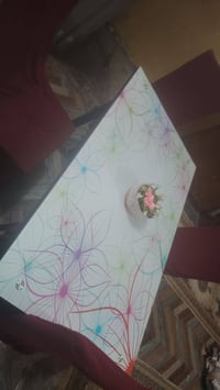 ميز طعام • ٤ كراسي • نضيف