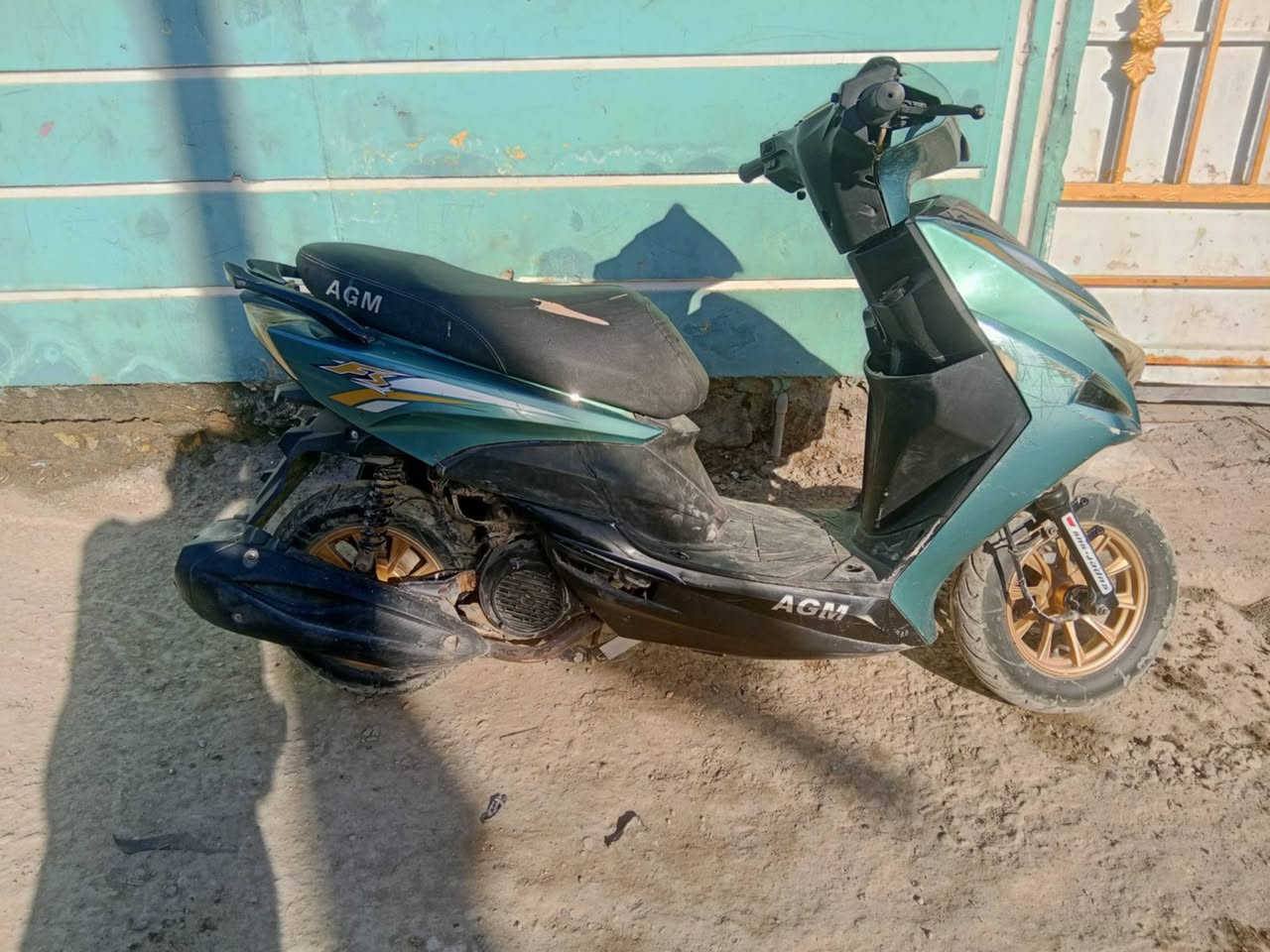 السلام عليكم دراجه اف اس حلوه ونضيفه شلعه ومعدل كهربائيات كلها شغاله دراجه جهزه من كلشي بيع او مراوس حسب القناعه السعر ٢٠٠ العنوان حله ابو غرق ***********
