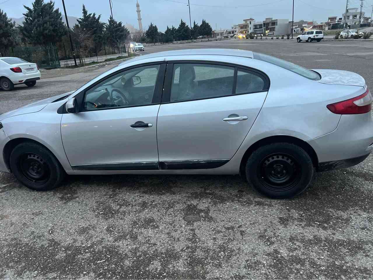 سامسو ن ٢٠١١يه ك بارجه بو ياخ بي نو ته بريد تو ماتيك abs سه نه وي و ره قه م تازه به شه رتي كيرو مكينه بلا د مكينه تبدّا تا يه تا زه بي ته قه و ره قه زو ر باكو بيكشه به شه رتي تحول وكا له نرخي 68كه مك مجال( ***********)(***********) السليمانية, العراق
