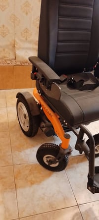 اخوتي الكرام عربانه كهربائيه جديده كلش للبيع السعر 600وبيه مجال  الاست...