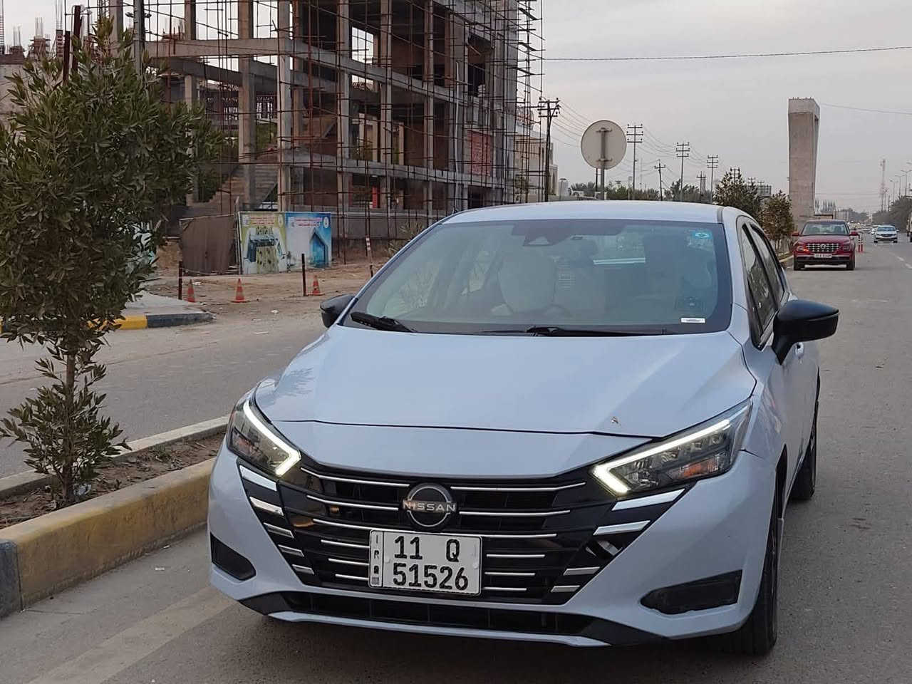 السلام عليكم للبيع نيسان فيرزه 2023 شكل الجديد فئت SR اعلى فئه. 
المواصفات.
محرك 1600 GDI حقن مباشر 8 نوزل يكون ناعم.
كير CVT.
اشاير في المري LED.
قياده شبه اليه. 
ويل عنكبوت حجم 17 انج .
رادار امامي خلفي.
حساسات اماميه خلفيه وبل جوانب.
شحن لاسلكي.
اندرويد اوتو واير ليس.
شاشه حجم الكبير.
دخول ذكي.
بصمت تشغيل وبصمت ابواب.
ماشيه 
توقف ذاتي.
تنبيه الخروج عن المسار.
تحكم ستيرن جهتين.
حواجب في الايت.
تشغيل عن بعد. 
لايت LED.
كشنات هيتر. 
ستيرن هيتر.
سبايدر خلفي...
السعر:118$ قفل مال بيع
للأستفسار اكثر الأتصال على الرقم 
***********
