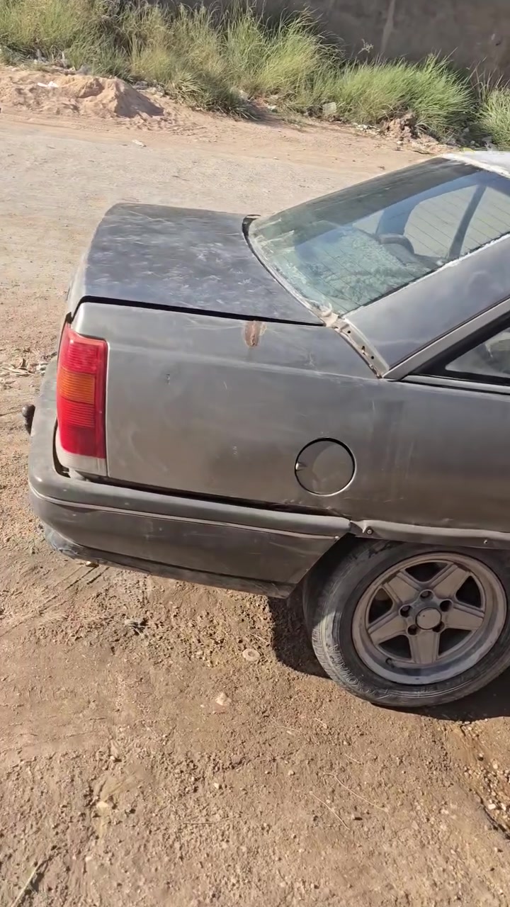 اوبل للبيع مديل 2000 كير عادي ب 12 وبيها مجال ***********
