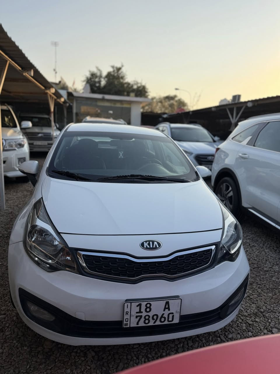 السلام عليكم للبيع كيا ريو موديل 2016 
وارد خليجي استلام الشركة العامه الدولية 
محرك 1600 دوش دبل خطره 
كير 4 نمر A/T
رقم بابل انكليزي بأسمي السياره فول مواصفات الشركة الدولية
داخل جلد لونين
فول تحكم ستيرن
ويل 17 بلادي 
بك لايت لد 
لد نهاري وبيها منظومه زنون 
اشاير مري 
مري شفط 
حساس خلفي 
تخم تاير وتبريد ومكينه وكير كله جاهز 
سياره حلوه وجديده ومال جناي 
ماشيه 148 الف 
بيها نص الجاملغ الامامي صبغ جهة الراكب
وبالدور الخلف السايق لحد قبق البانزين اكو رش بسيط اثر شخط 
باقي السياره كفاله عامه من الفتح والتبديل 
مكاني بابل مركز الحله
معرض الوطن لتجارة السيارات الحديثة
السعر 105$ وبيها مجال بسيط للشراي
للاتصال 
***********
***********
