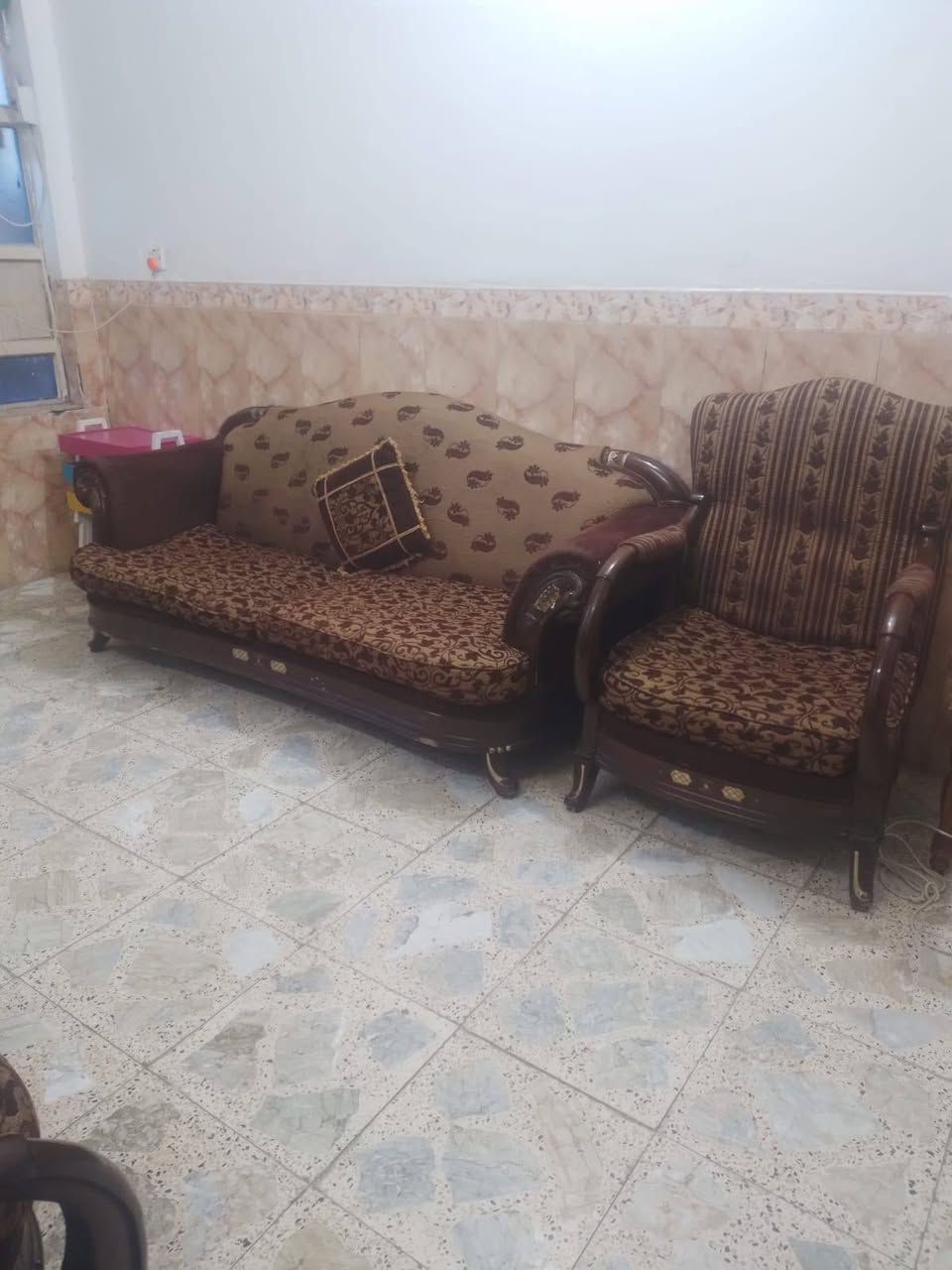 تخم للبيع نضافه 70 بل 100 نجف حي الوفاء السعر 300 بيع مستعجل ***********
