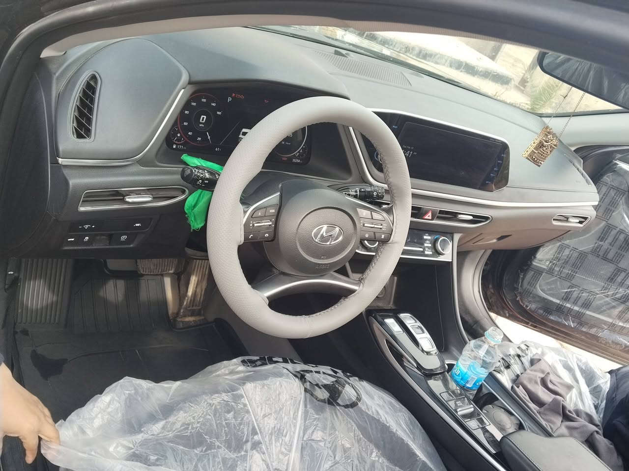 سوناتا موديل 23 محرك 2500 تنفس طبيعي طياره السياره 1عله1 فول الفول السياره بني رامه    ماشيه 30 الف  سعر 175 أو بيهه مجال   الرقم *********** اتصل ودلل
