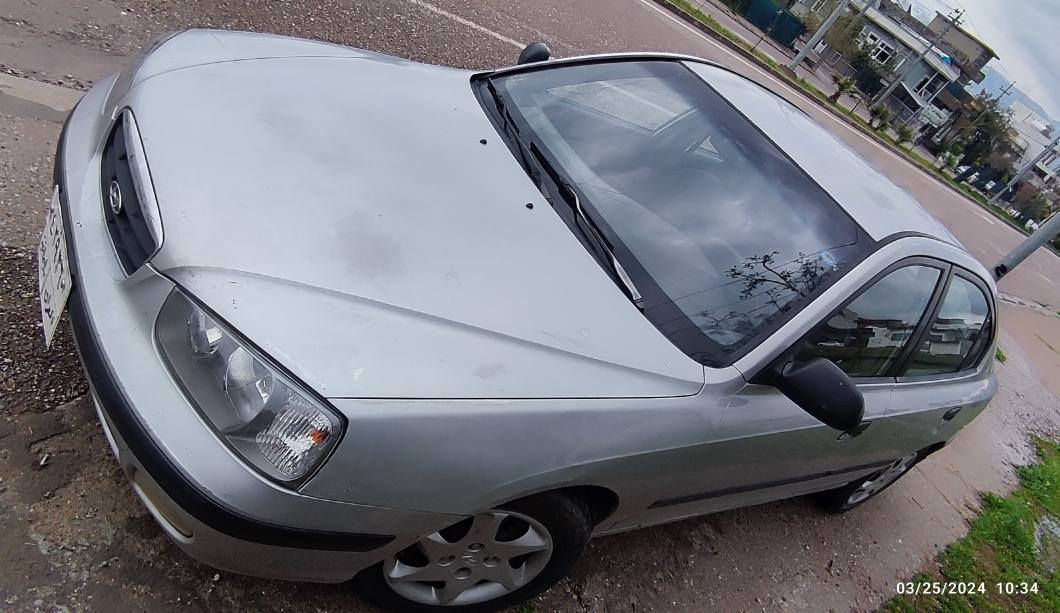 هۆندای ئەلێنترا 2002 ماڵی دۆست
بێ بۆیاخ 
بێ لێدران دەعامی بۆدەعامی بەشەرت
بەجوانی و پاکی ماوەتەوە
گێر و مەکینەی بەشەرت
مەکینە گەورە ١٨ مەرغوب
هیچ کێشەیەکی تێدا نییە
زۆر توند و تۆڵە
تایەی تازەیە 
تەبرید سارد و گەرم ئیشەکات
رەقەم  سلێمانی
ژ.م *********** دار بنديهكان, السليمانية
