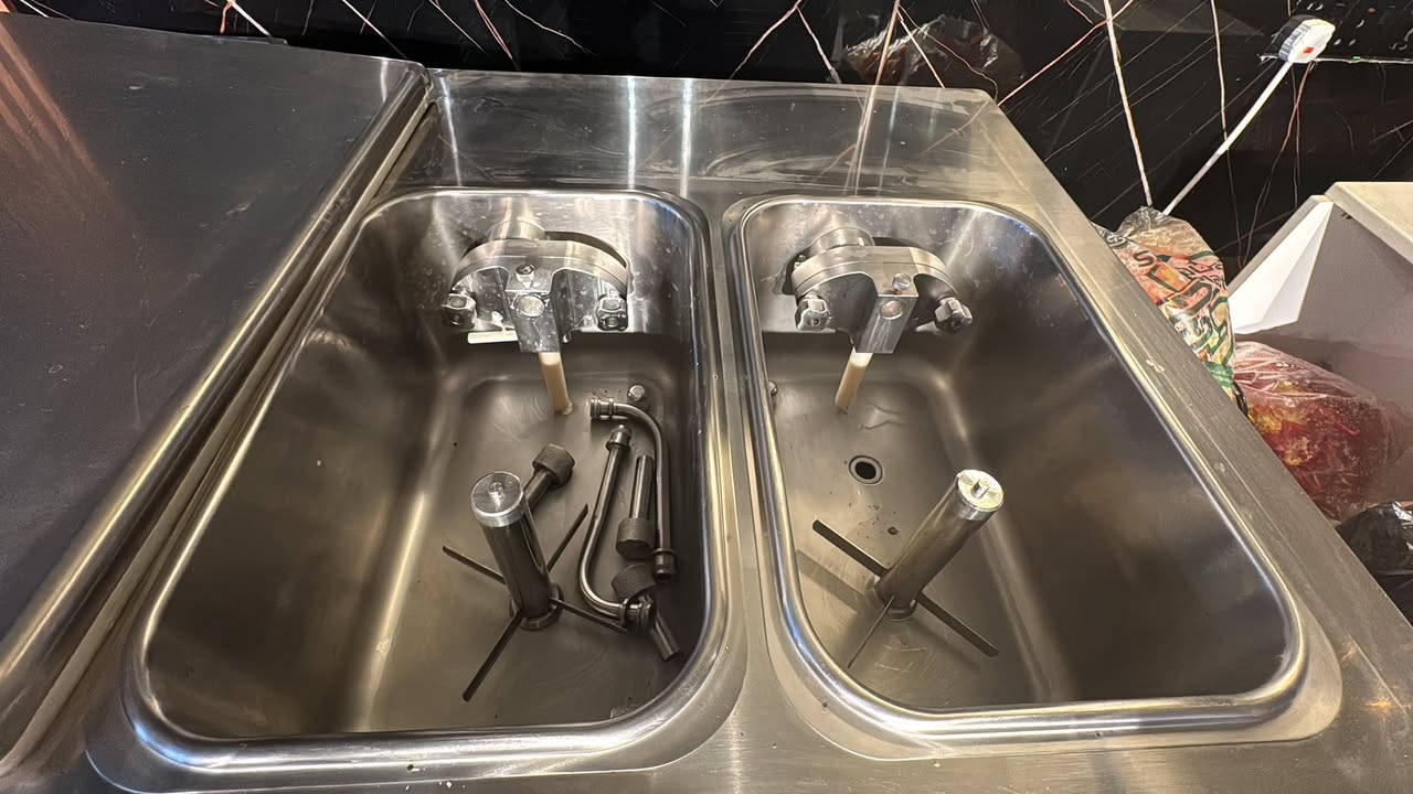 السلام عليكم ماكنة سوفت إيسكوفاير موديل 2025 جدد لوك استعمال قليل جداً نضام البم للاتصال *********** العدد 2
