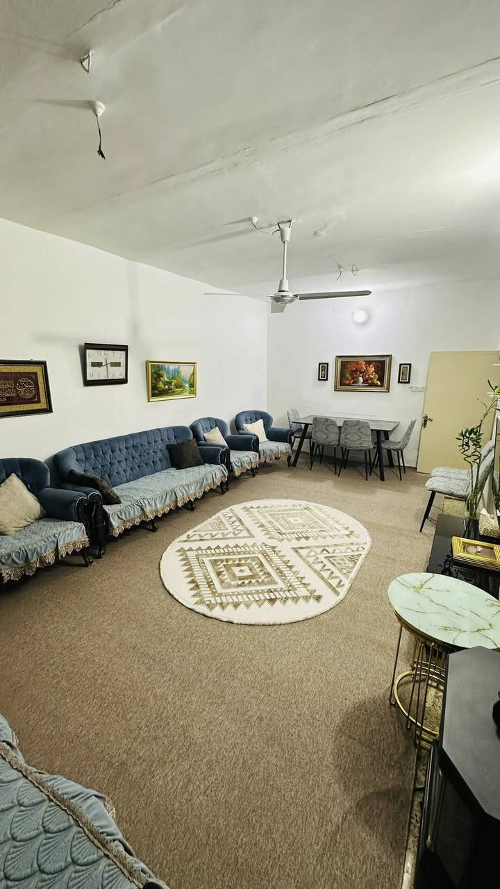 بيت للبيع منطقة حي النصر الثانية مساحة البيت 280 متر زراعي كاملة خدمات المنطقة استفسار خاص او على الرقم 
***********
