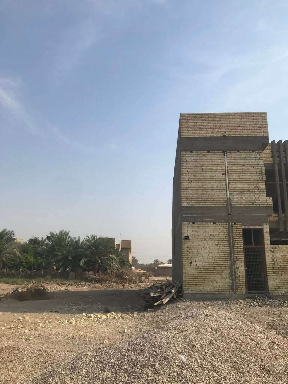 السلام عليكم قطعة أرض للبيع المساحة 300 متر تبنا القطع من جهتين خلفه شارع  ومامها شارع   العنوان الصويره قرب شارع السبيس حي الربيع دور الطيارين 
رقم القطعة 11182
التواصل خاص او اتصال ع الرقم

***********

هاي الصور قديمة هسه المنطقة تغيرت

