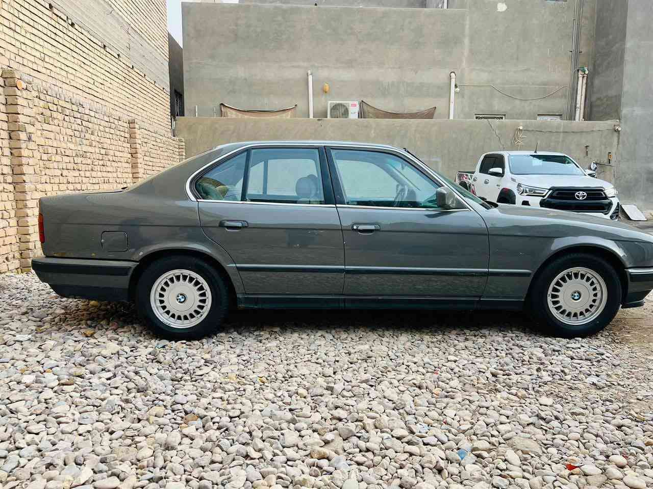 رقم انبار نكليزي بسمي  مكينه مفتوح السياره
صدر خلفي تخم تاير كير مكينه بل جيس ✅
كير عادي السياره
مصبوغه لجماليه بدون ضربه السياره
عضمته تخبل السياره
 معروضه ب((38)) وبيها مجال حك الجيه
مكاني بغداد للاستفسار ***********
