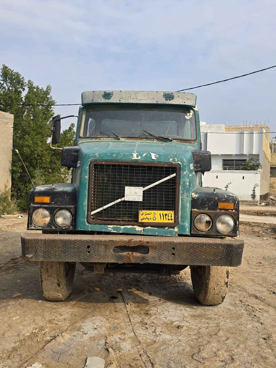 السلام عليكم فالفو راس تريله موديل 79
*********** مكان واسط
