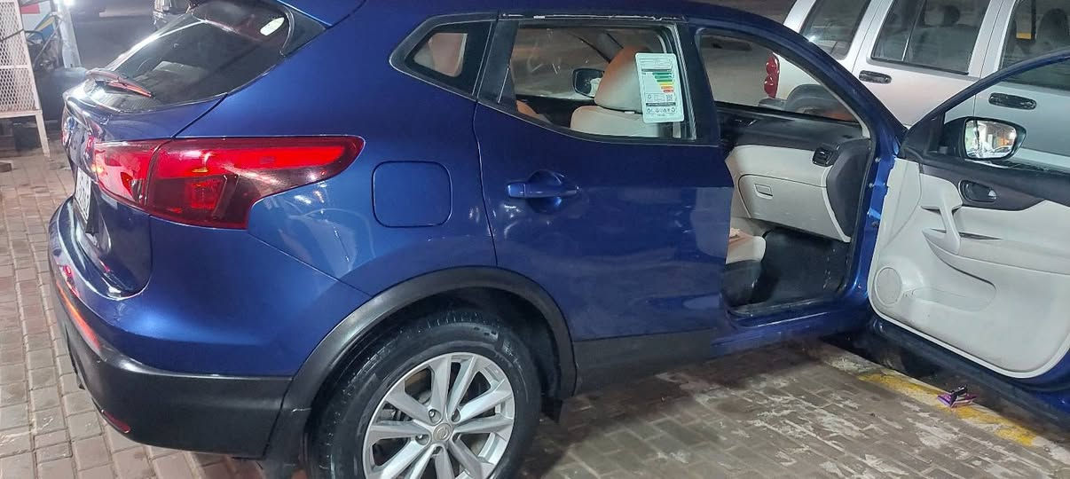 نيسان روج ١٧
رقم صلاح الدين انكليزي 
ماشيه ١٣٠ 
محرك ٢٠٠٠
كير كفاله 
محرك كفاله 
صدر جديد 
تخم تاير 
تبريد تدفئه  كشن 
حادث جاملغ امامي وبنيد 
٤ اصبابع داخل جاملغ فقط 
الباقي كفاله 
*********** 
السعر ١٣٥
