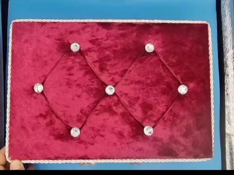 حقيبة تحتوي على القرآن الكريم مع سبحة الكرتونية وعادية وسجادة صلاة بالوان مختلفة كما موضح بالفيديو  

للطلب والاستفسار :
🏢 الفرع الأول:
بغداد – الفحامة – كميرة – قرب مطعم ناي 🍽️📍
📞 واتساب: ***********
📲 تلگرام: soma19962
🏢 الفرع الثاني:
بغداد – كميرة – مقابل مدرسة الفلاح 🏫📍
📞 ***********
📲 تلگرام: @Nwrs2024
