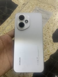 هونر 400 5G  ذاكره 512 جديد استخدام 5 ايام جديد جديد سعره 475 وبي مجال...