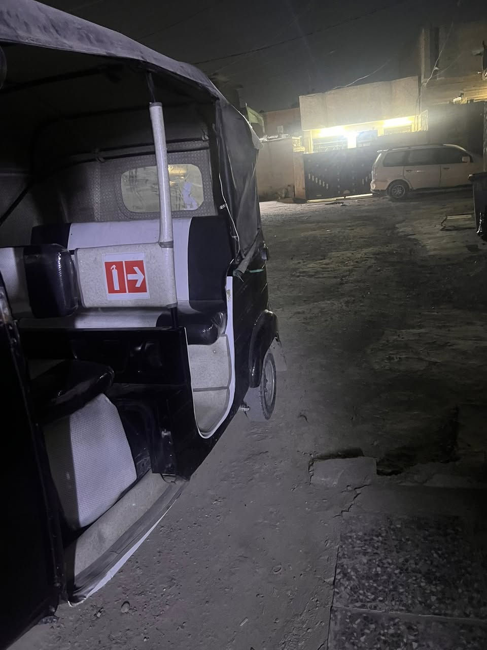 السلام عليكم اخوان تكتك موديل ١٩ الشهر ١١ب سنويه تقره ٢٠تكتك مصبوغه لل جماليه تكتك تأخذها منه تطلع بيها كبل الشارع كله جديد دبلات دوشمه 
المكان المشتل شارع الكوسترات ***********
