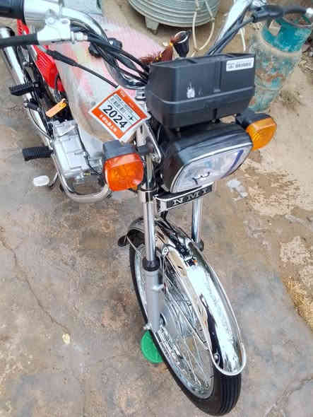 دراجه نامه باب اول بلاد مو تعمير
موديل /2024 صاراها شهر من طالعه 
ثاني تبديله دهن الها زيرو 
العنوان //ميسان 
الدراجه//بدون اوراق 
السعر //مليون وبيها مجال قليل 
للتصال//***********
