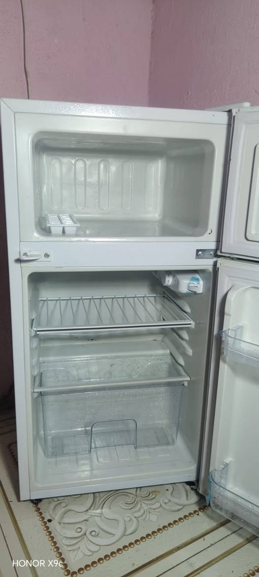 مكلف بالنشر
📢 للبيع ثلاجة HYUNDAI بابين بحالة ممتازة
ثلاجة HYUNDAI صغيرة بابين
مستخدمة فترة قصيرة جدًا
نظيفة وشغالة 100% بدون أي عطل
تبريد قوي + فريزر يجمّد ممتاز
مناسبة للبيت أو غرفة طالب أو محل
💰 السعر : 130 ألف وبيها مجال 
📍 المكان : الكوت
📞 للتواصل : صاحب الحساب Ali Rahim  او الاتصال على الرقم ***********
