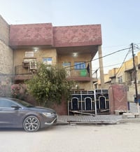بيت ركن (200م) للبيع  طابق الأول يحتوي حوش كبير مع استقبال كبير مطبخ ك...