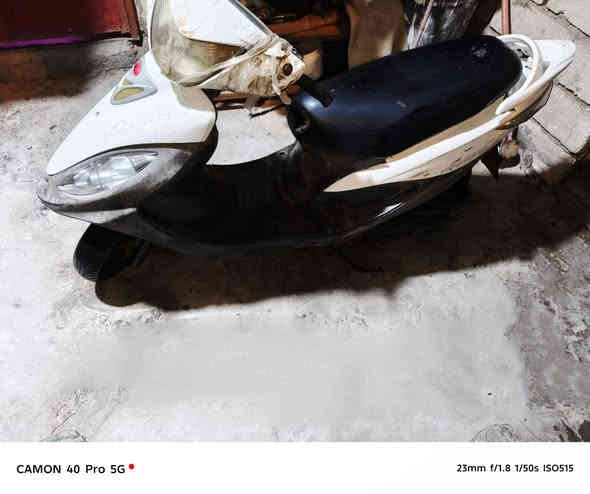 كامكو V2 نضيفه الدراجه مفتوحه 
عطلانه وضاله بل بيت 
كفراتها مختمه بلاد 
عداده 140 
الدراجه رخيصه كلش 250 وبيه مجال قليل 
رقمي فقط وأتساب (***********)
