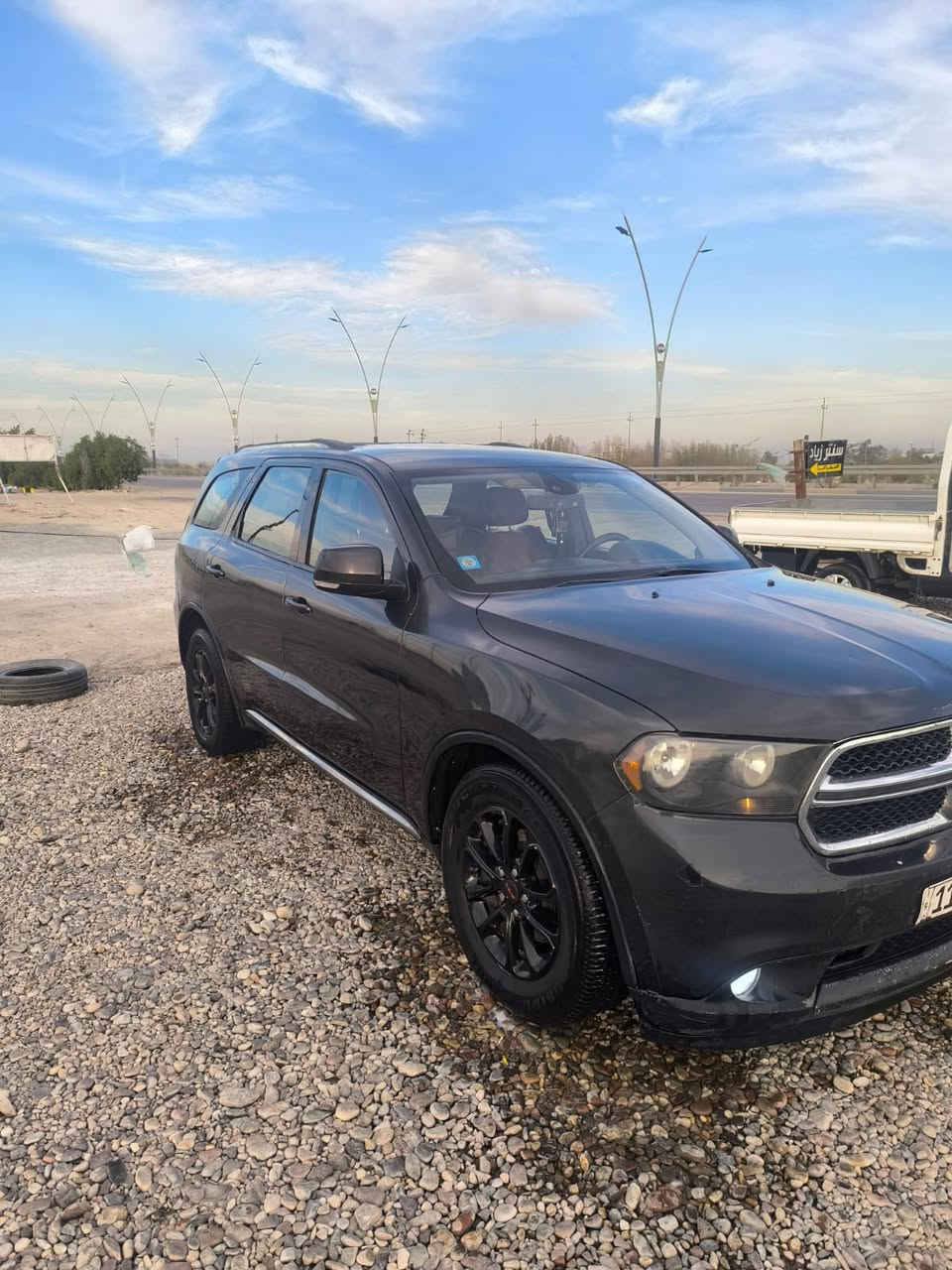 دورنگو /11 بغداد رقم دولي  هزة جديدة بصمة .تشغيل عن بعد .كشنات خزن مومري  .مقاعد  خلفية كهرباء قلاب. كامرة حساسات. شاشة تدفئة كشنات اشاير بل مري.كشنات كهرباء .باب خلفي كهرباء شفط.تحكمات ستيرن.منظومة غاز (80 ) حلقي خارجي مكان السبير.منظومة لايت زنون عالي ناصي ممتازة.محرك جيد گير حدادية طخم تاير.كشنات جلد .جاملغ امامي ايمن فقط..صبغ حزام اثر جراد بدون تكم وقمارة وبنيد مكاني بصره سعره 147 ***********
